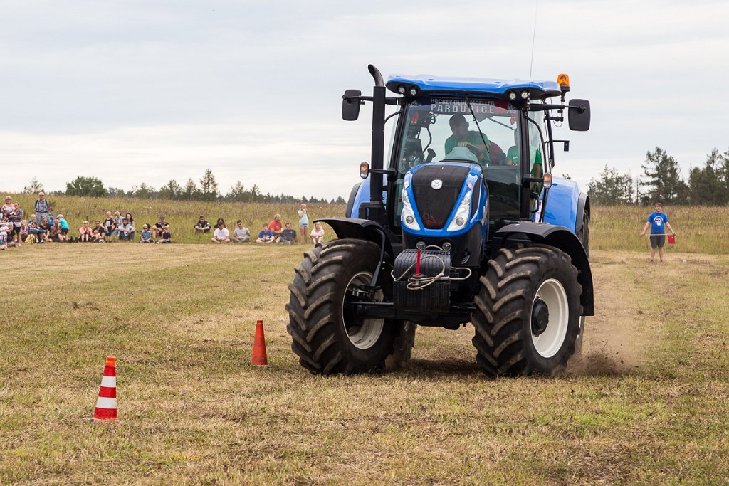 Slalom, nový traktor