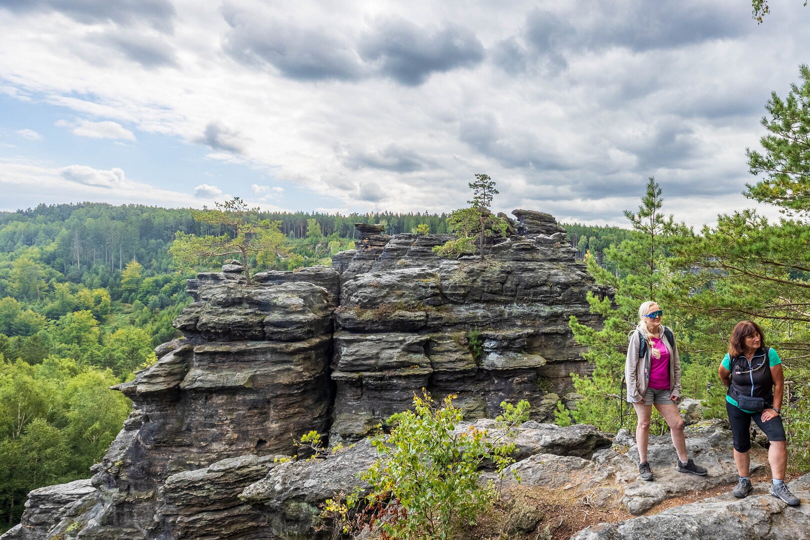 Na skalách s kamárády